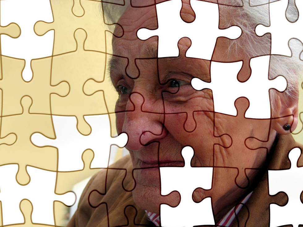 Covid-19 e demenza, un decesso su cinque si è verificato in persone con demenza